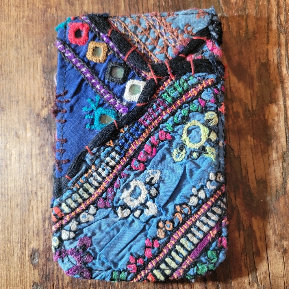 🌋👽 Free People Boho Embroidered Repurposed vtg banjara hippie Wallet card case - Picture 10 of 15